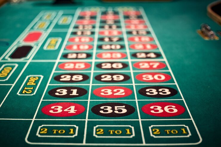 Layar verifikasi KYC di aplikasi jowotogel dengan bidang unggah dokumen identitas dan tingkat kemajuan proses